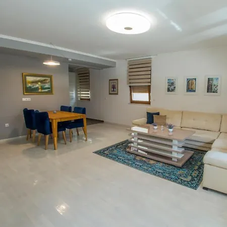 アパート Light De Luxe - With Old Bridge View *