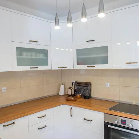 Light De Luxe - With Old Bridge View