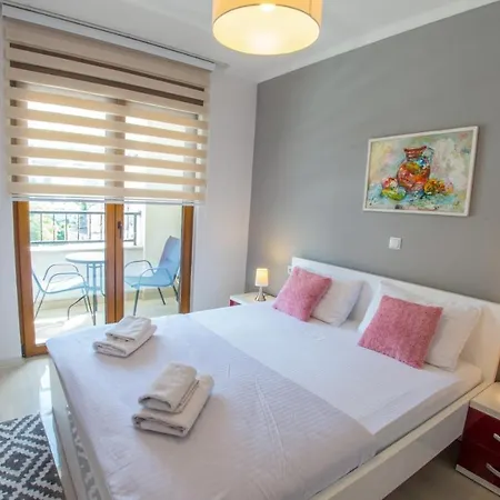 Light De Luxe - With Old Bridge View Apartman *