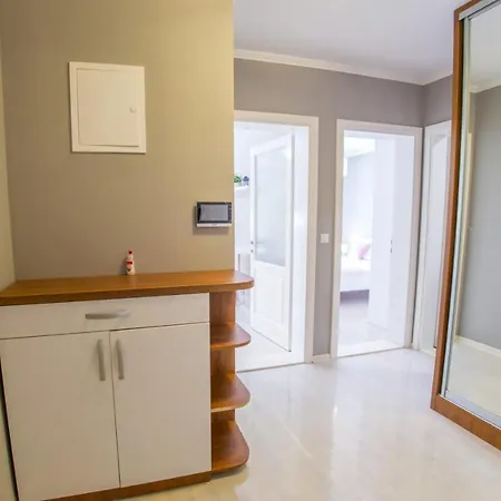 Light De Luxe - With Old Bridge View アパート